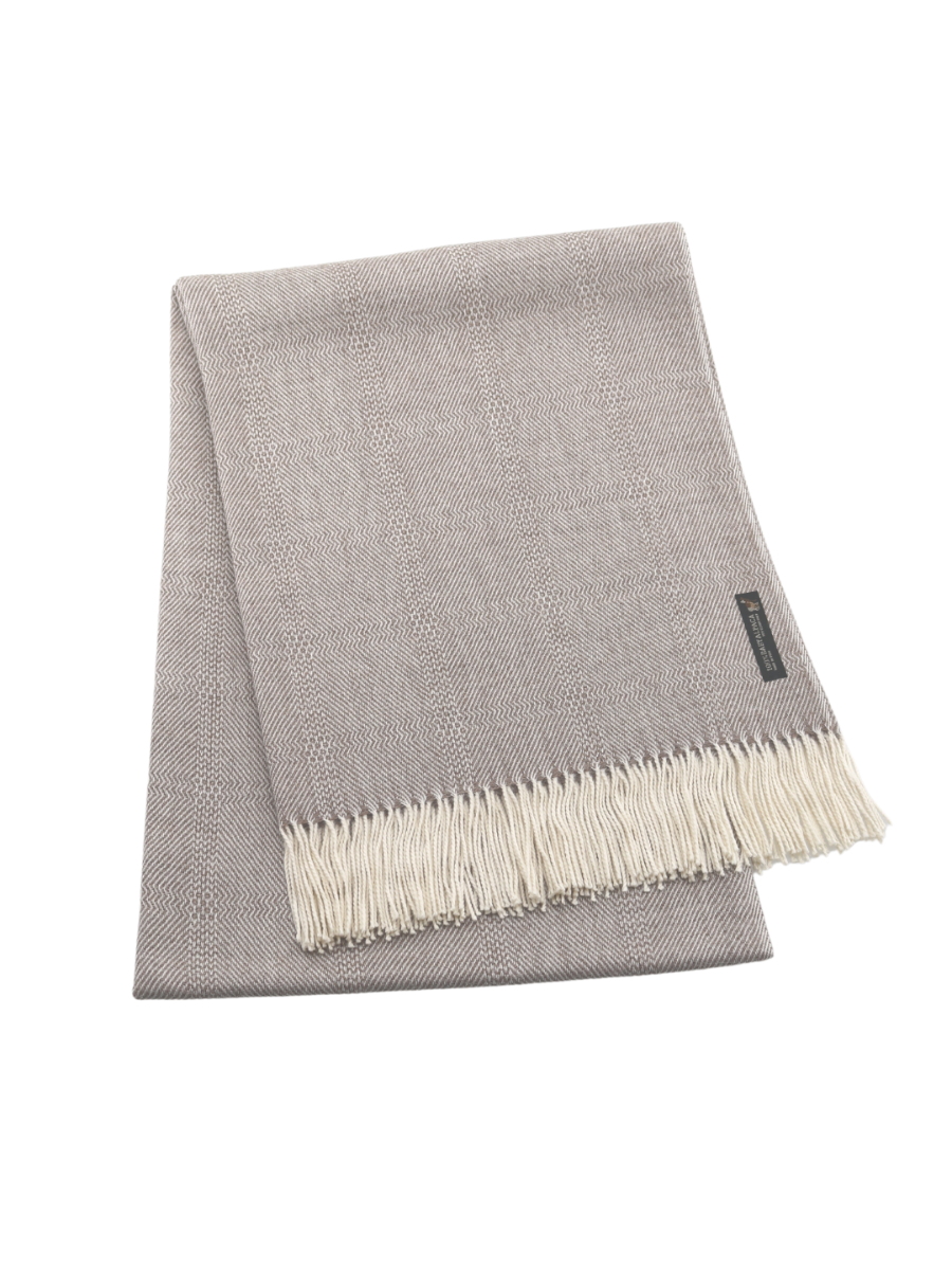 100% Baby Alpaca Geometric Throw Blanket in Silver & Cream - Qinti - The Peruvian Shop