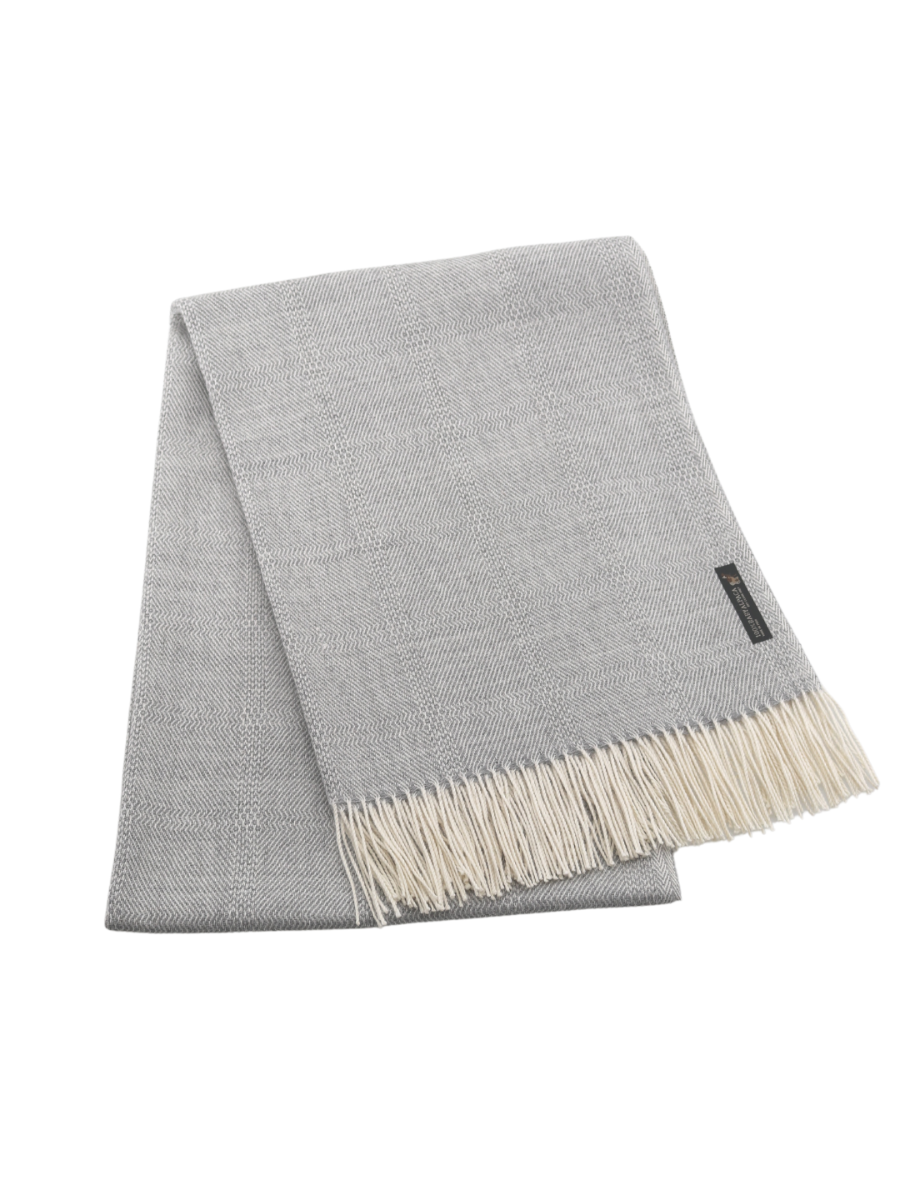 100% Baby Alpaca Geometric Throw Blanket in Silver & Cream - Qinti - The Peruvian Shop